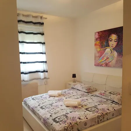 Adela 3 Morska Vila *