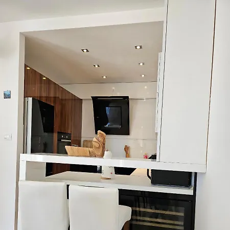 아파트 Adela 3 Morska Vila *