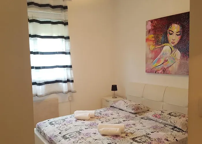 Adela 3 Morska Vila *