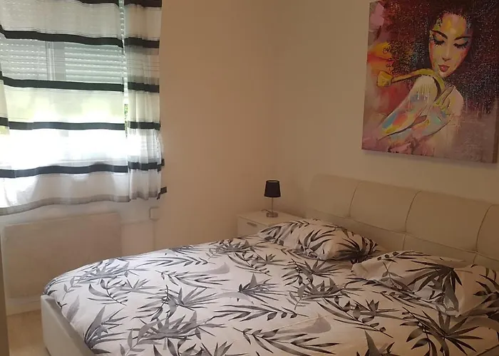 Adela 3 Morska Vila *