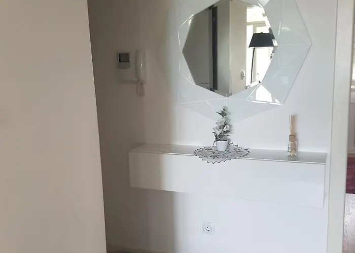 Adela 3 Morska Vila *